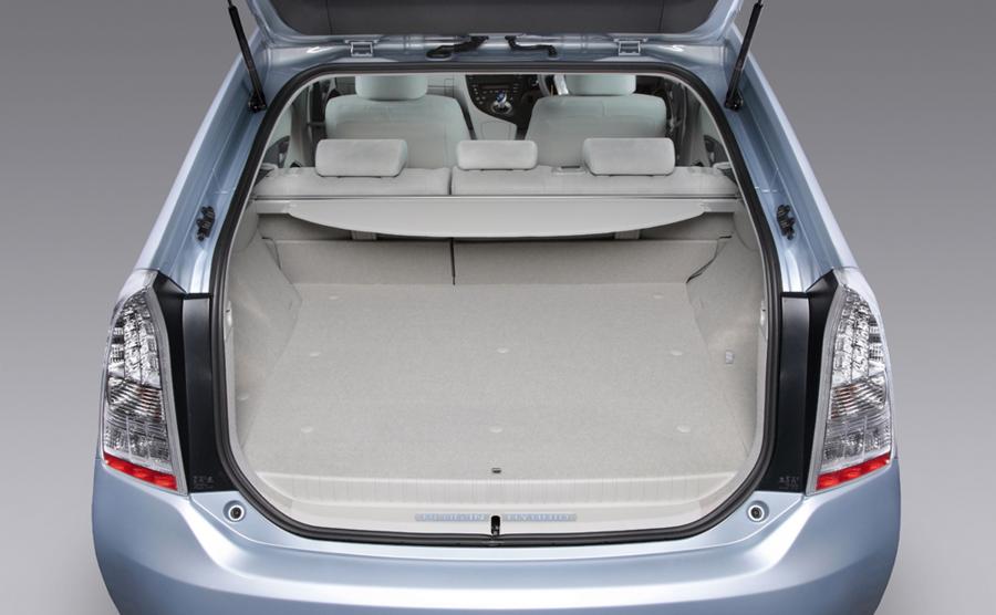  Toyota Prius Plug-In Hybrid 2010 года  (фото 5 из 10)